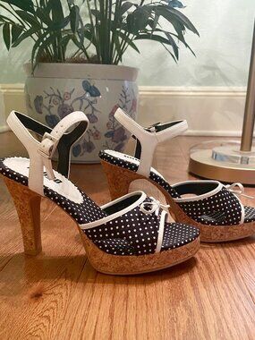 Pretty Polka Dot Heels Black and White size 6 1/2